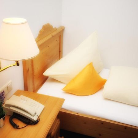Hotel Trasen Waldkraiburg Eksteriør billede